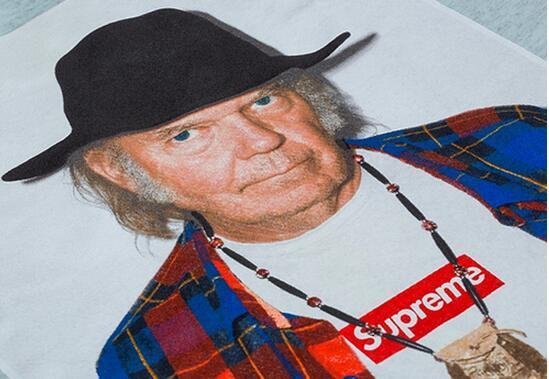 大人な印象にSupreme シュプリーム  肌触りと適度なヤングTシャツ  .