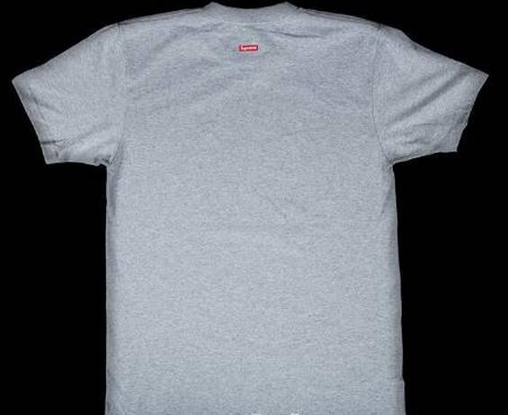 安心感あるアイテム　シュプリーム モハメド・アリ　愛用できるTシャツ　グレー.
