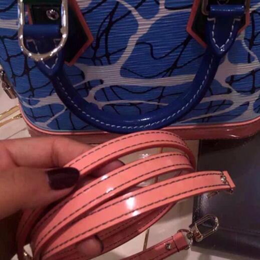 シンプルなデザイン　ルイヴィトン　 Louis Vuitton アルマPM 　印象的にバッグ.