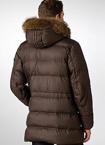 軽くて暖か　MONCLER モンクレール　立体感が魅力で　秋冬新作 メンズダウンジャケット .