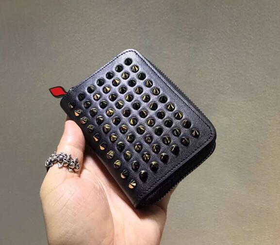  絶大な人気を誇るクリスチャンルブタンChristian Louboutin 新作 コインケース財布.