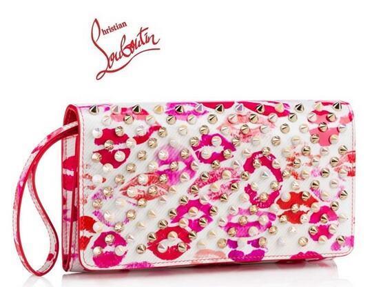 収納力抜群ルブタン  リップ柄スタッズ Christian Louboutin Continental 可愛い財布 .