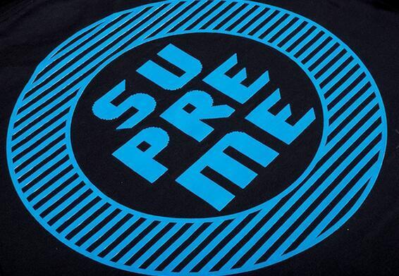 新着アイテム Supremeディスラプト おしゃれに欠かせないTシャツ .