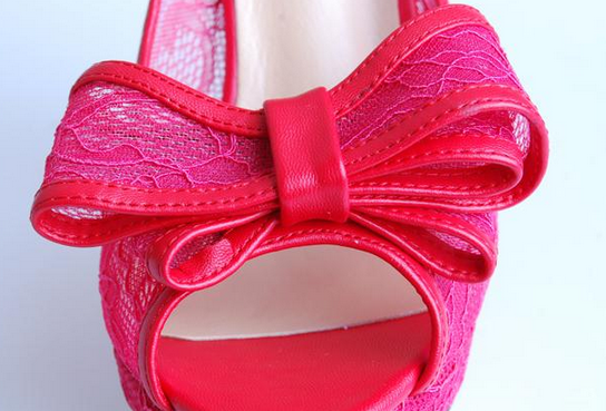 ヴァレンティノガラヴァーニコピー品激安超美脚のパンプス