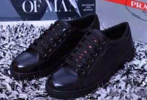  PRADA プラダ 偽物 フラットシューズ