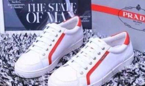  PRADA プラダ 偽物 フラットシューズ