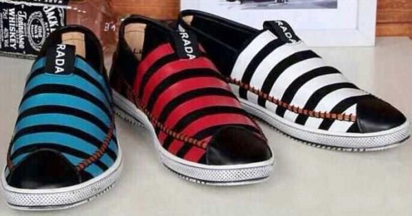  PRADA プラダ 偽物 フラットシューズ