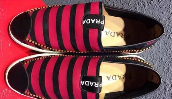  PRADA プラダ 偽物 フラットシューズ