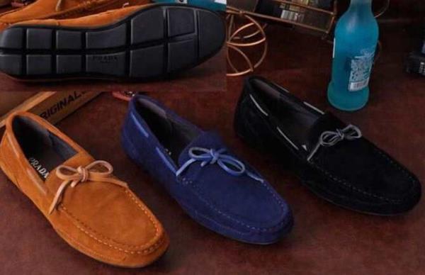  PRADA プラダ 偽物 フラットシューズ