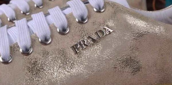  PRADA プラダ 偽物 フラットシューズ