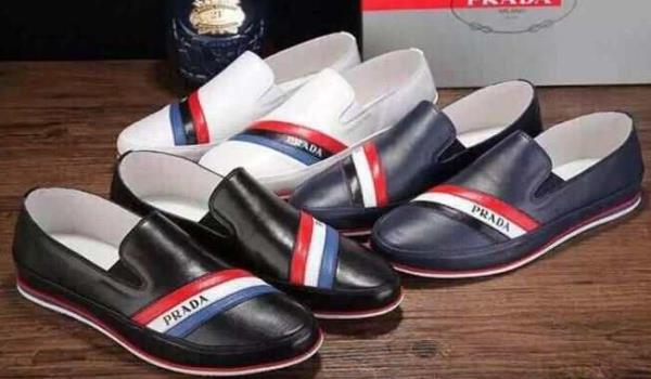 2015 PRADA プラダ 偽物 カジュアルシューズ