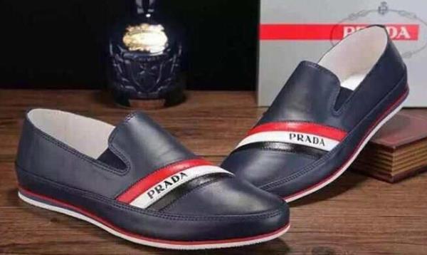 2015 PRADA プラダ 偽物 カジュアルシューズ
