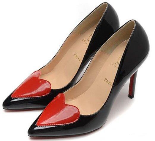 Christian Louboutinクリスチャンルブタン エナメル革ハート型 ハイヒール