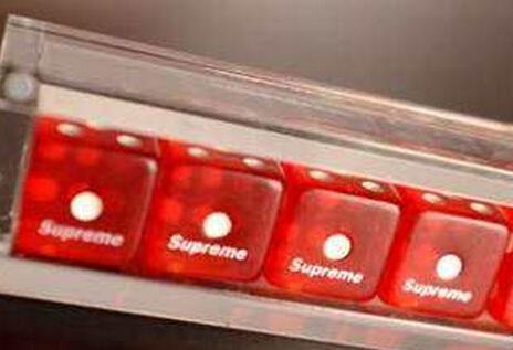 SUPREME シュプリーム ダイス