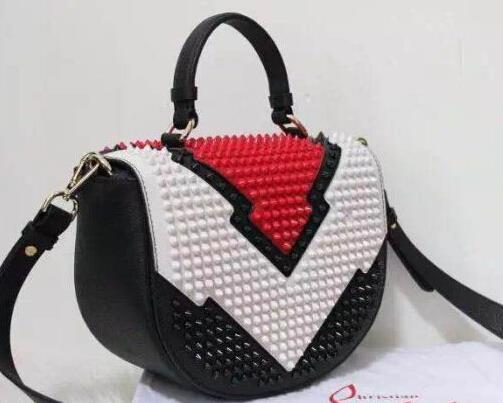 クリスチャンルブタン Christian Louboutin スパイク 手持ち&ショルダー掛け
