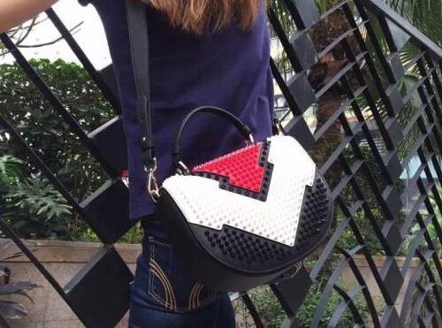 クリスチャンルブタン Christian Louboutin スパイク 手持ち&ショルダー掛け
