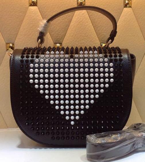 Christian Louboutin ハート型 スパイク ショルダーバッグ