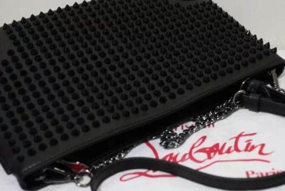 クリスチャンルブタン Christian Louboutin スパイク ショルダーバッグ