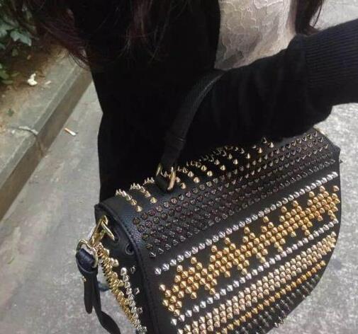 クリスチャンルブタン Christian Louboutin カラースパイク ショルダーバッグ