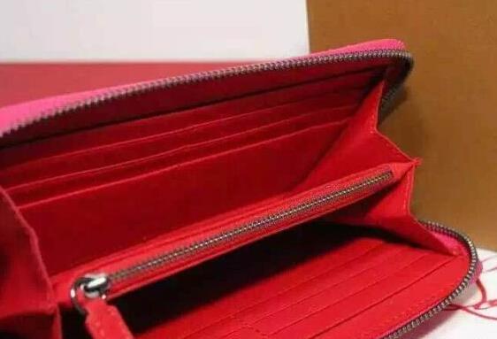 クリスチャンルブタン Christian Louboutin スパイク ハート型財布