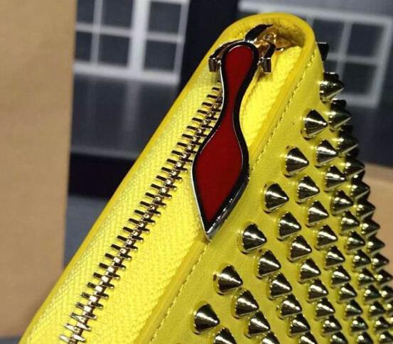 クリスチャンルブタン Christian Louboutin スパイク財布