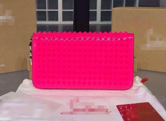 クリスチャンルブタン Christian Louboutin スパイク財布