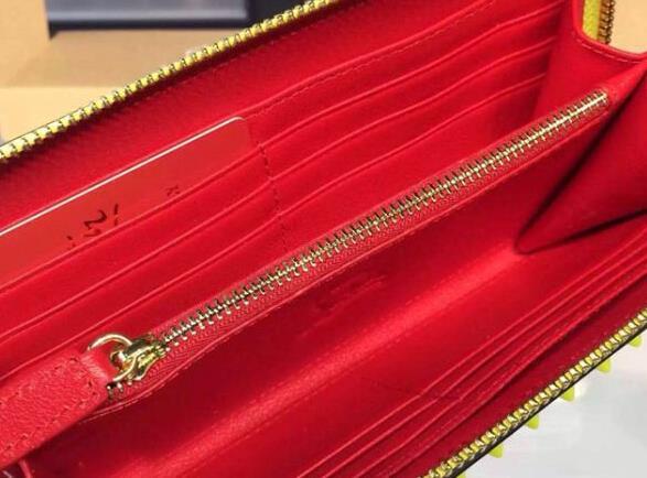 クリスチャンルブタン Christian Louboutin スパイク財布