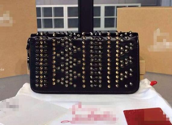 クリスチャンルブタン Christian Louboutin カラースパイク財布