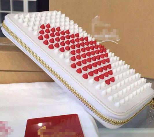 クリスチャンルブタン Christian Louboutin スパイク ハート型財布