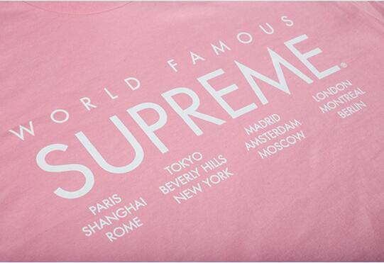 モードな雰囲　シュプリーム　インターナショナル　カジュアルなシルエットＴシャツ  .