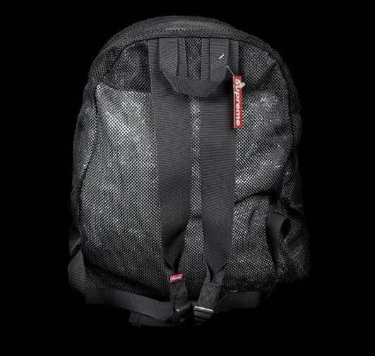 耐久性に溢れるアイテム　Supreme シュプリーム 愛用できるメッシュバックパック.