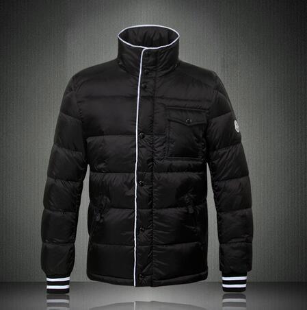 大人気　MONCLER　モンクレールスーパーコピー　洗練されたデザインメンズダウンジャケット.