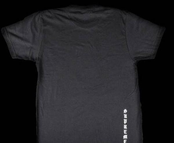 柔らかい シュプリーム スーパーコピー  清涼感のあるＴシャツ ブラック.