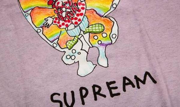 お買い物　シュプリーム 希少価値が高いＴシャツ　パープル.