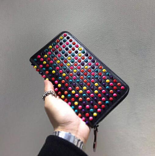 プレゼントに　Christian Louboutin クリスチャン ルブタン　魅力的に長財布.