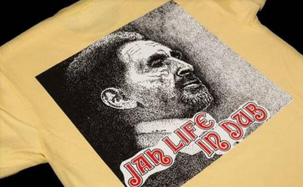 格好良い シュプリーム スーパーコピー　長い期間大活躍してくれるTシャツ	イエロー.