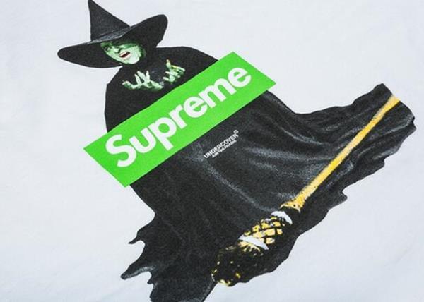 S印象的に　upreme シュプリーム  アンダーカバーウィッチ　注目が集まるTシャツ.