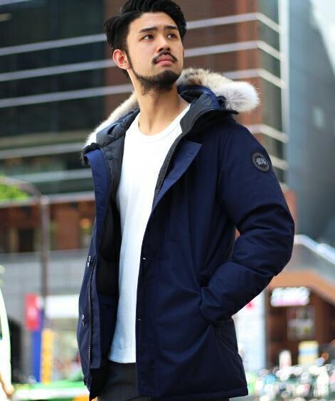 大活躍　CANADA GOOSE　カナダグース　ご好評を頂いたメンズダウンジャケット　コート.