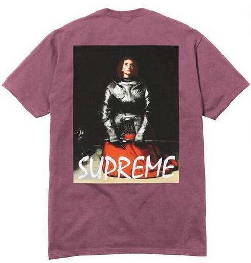 新作　シュプリーム　夏に大活躍間違いなしの Tシャツ.