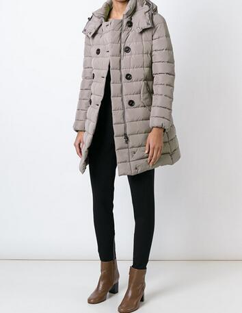保温性あるアイテム　MONCLER モンクレール　スーパーコピー Garbet 快適にダウンコート.
