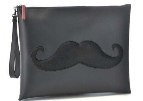 大人気アイテム　スタッズクラッチ　ルブタンコピー　Peter Pouch 上質な スパイクバッグ.