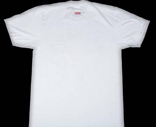 柔らかく優しいシュプリーム サスクワッチゴールドフィッシュ 　独特な光沢感のあるTシャツ　ホワイト.