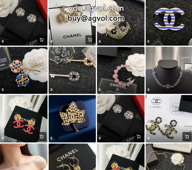 女性用アクセサリーのイヤリングコレクション