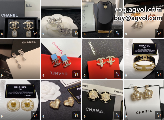 女性用アクセサリーのイヤリングコレクション