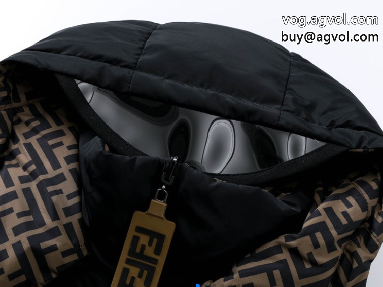 新作売切れ続出FENDI/フェンディSS22冬の新作両面着ダウンジャケット_0_3