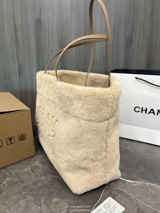 MIUMIU正規品保証22秋冬機能的なアイテムバッグコピー ブランド 通販_0_1