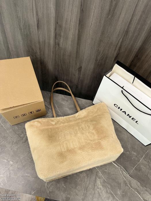 MIUMIU正規品保証22秋冬機能的なアイテムバッグコピー ブランド 通販_0_3