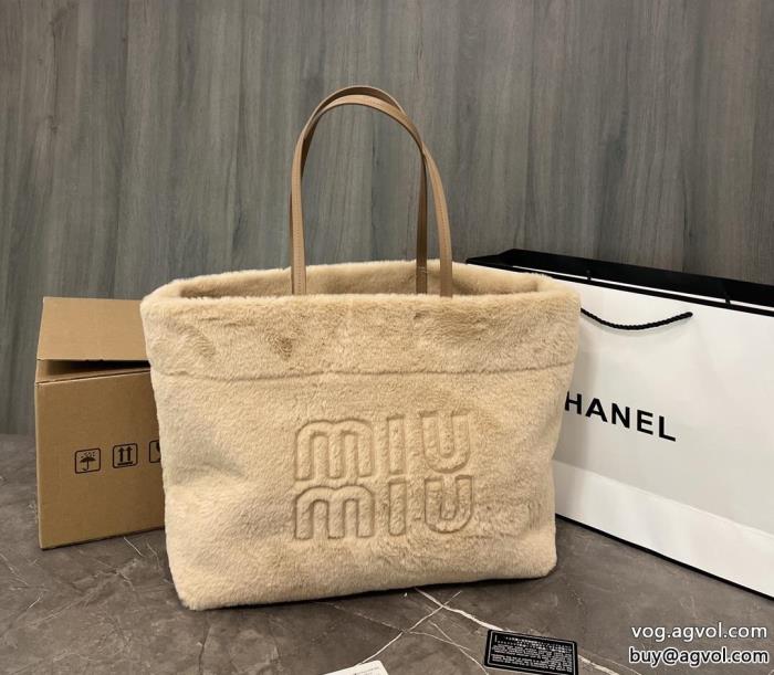 MIUMIU正規品保証22秋冬機能的なアイテムバッグコピー ブランド 通販_0_4
