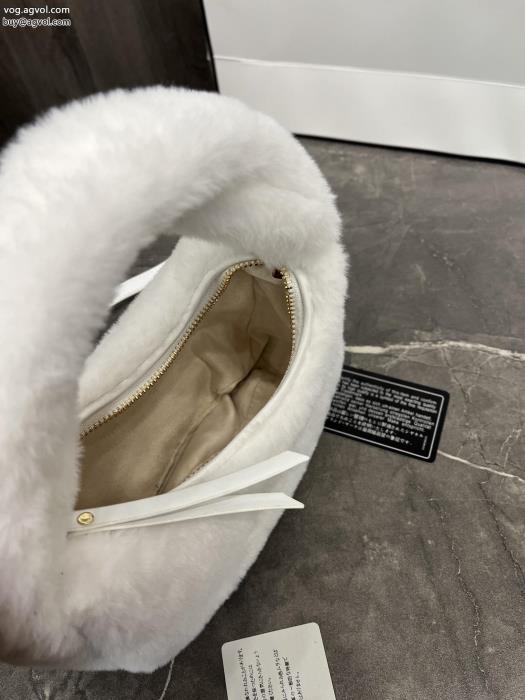 MIUMIUお買得セール著名人の着用バッグブランド 品 コピー_0_0