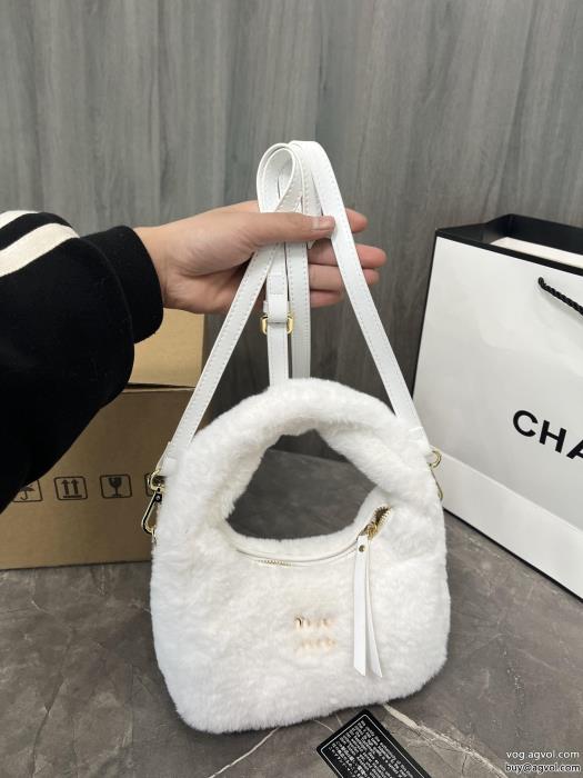 MIUMIUお買得セール著名人の着用バッグブランド 品 コピー_0_1